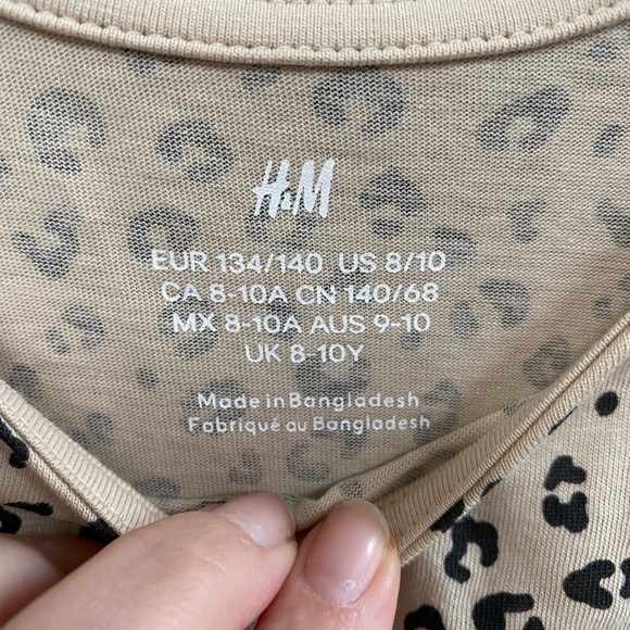 🔴 3/$10 - Kids H&M Cheetah Print Dress - Picture 3 of 7